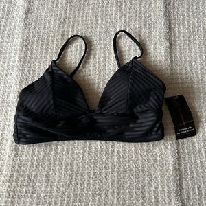 No Boundaries women’s bikini top black size medium NWT